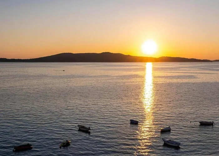 Apartman In By The *