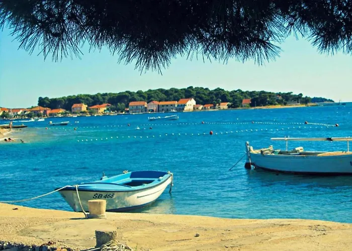 In By The Apartman *